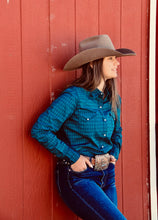 Load image into Gallery viewer, Longmont Ladies Button Up
